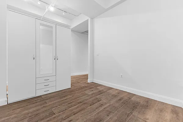 255 West 36th Street - Photo 8