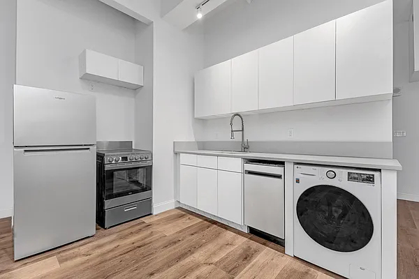 255 West 36th Street - Photo 4