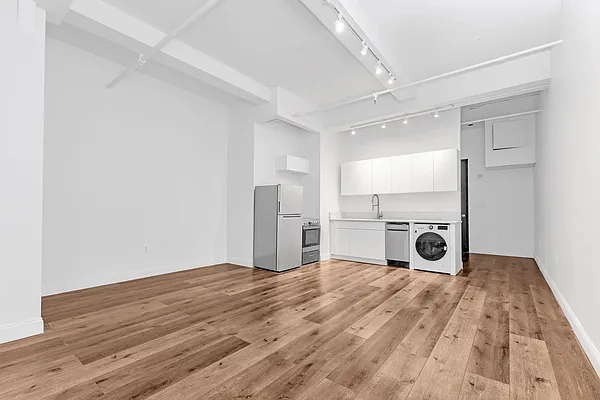 255 West 36th Street - Photo 3
