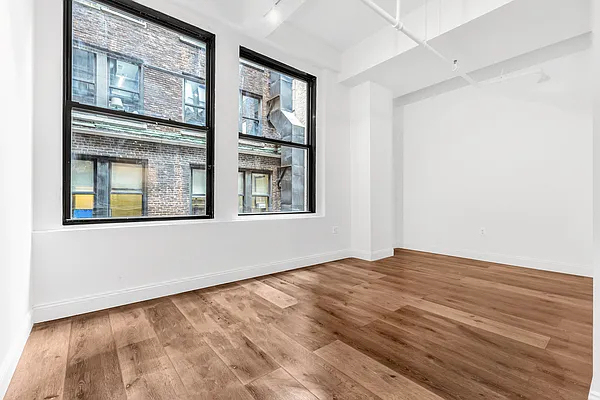 255 West 36th Street - Photo 6