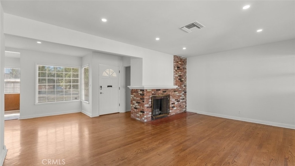 19349 Friar Street - Photo 4