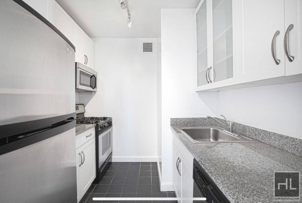 West 43rd Street - Photo 1