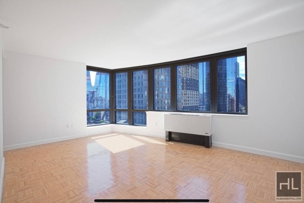 West 43rd Street - Photo 0