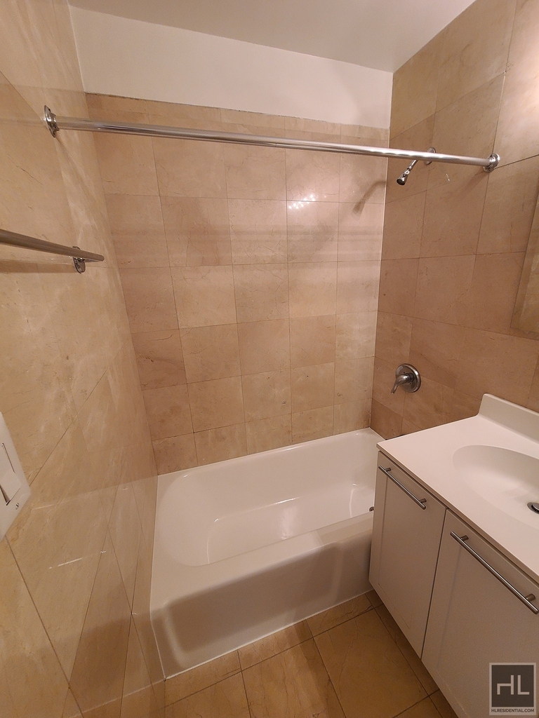 East 49 Street - Photo 3
