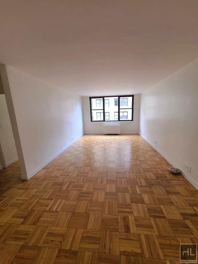 East 49 Street - Photo 2
