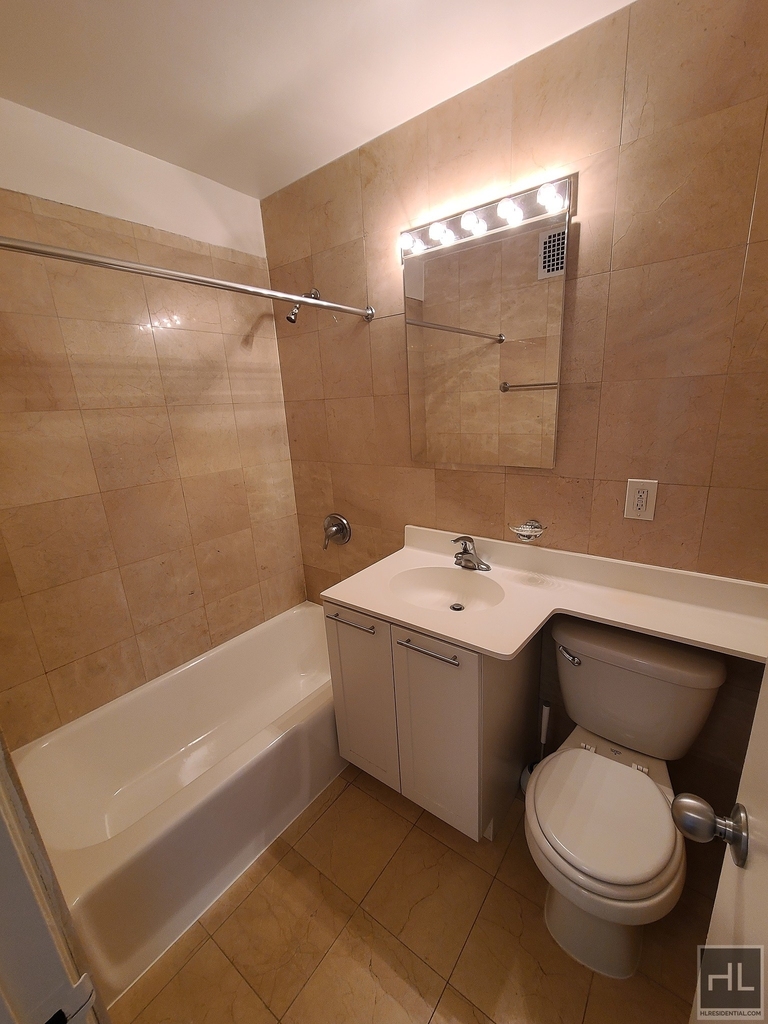 East 49 Street - Photo 5