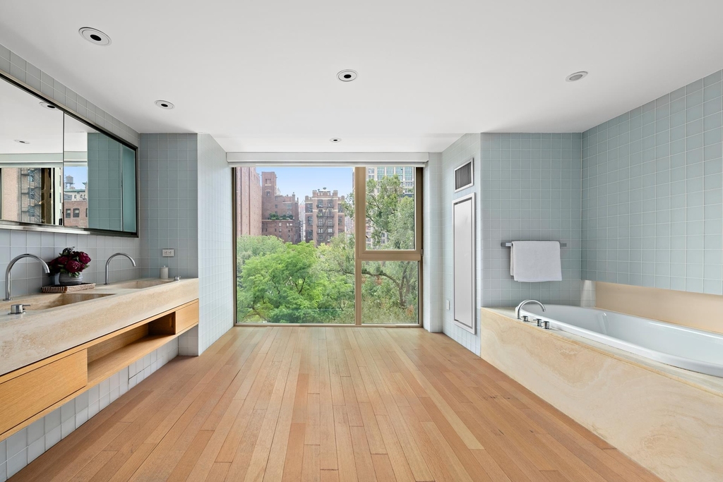 50 Gramercy Park N - Photo 8