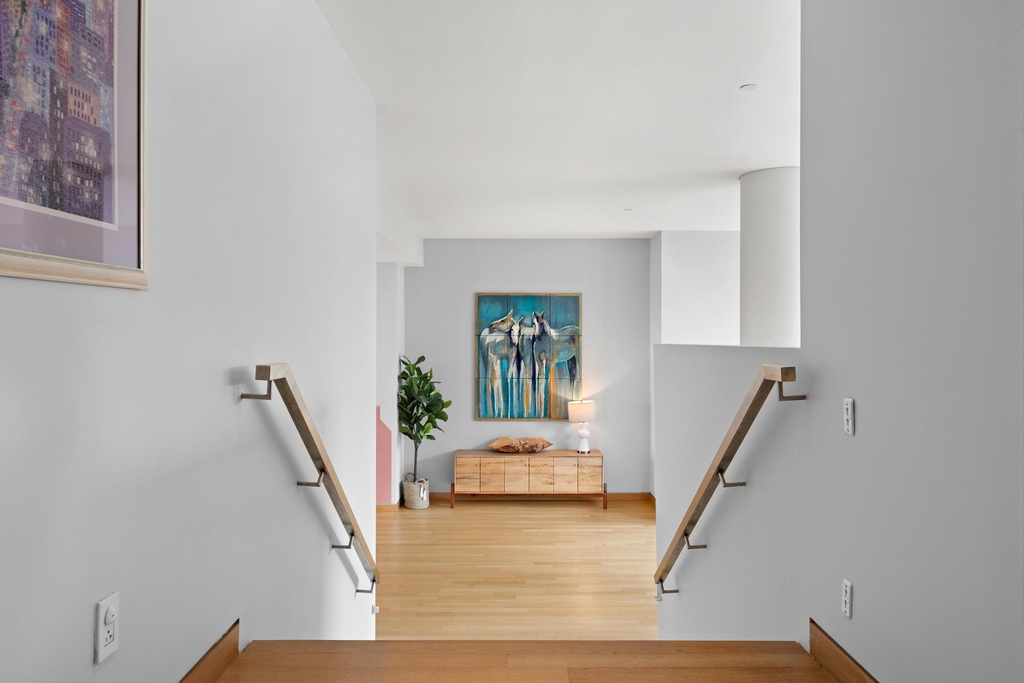 50 Gramercy Park N - Photo 3