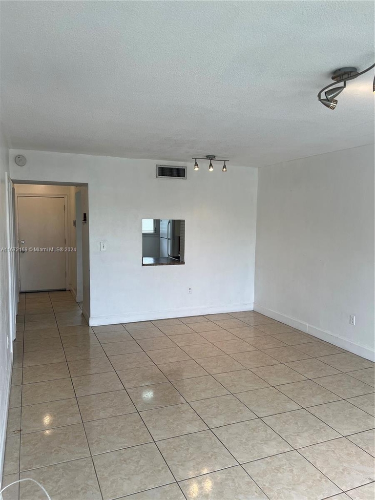 2825 Ne 201st Ter - Photo 10