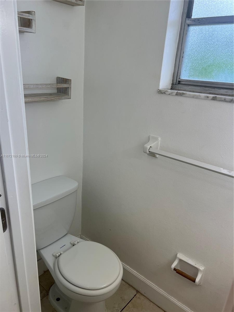 2825 Ne 201st Ter - Photo 5