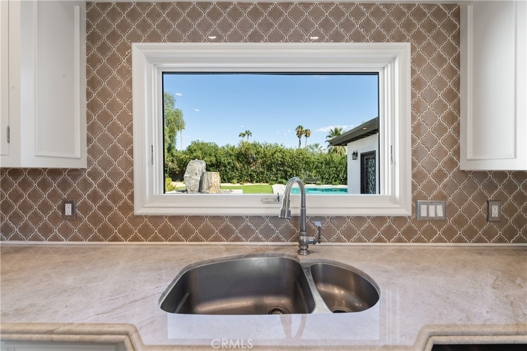 72408 Desert Drive - Photo 6