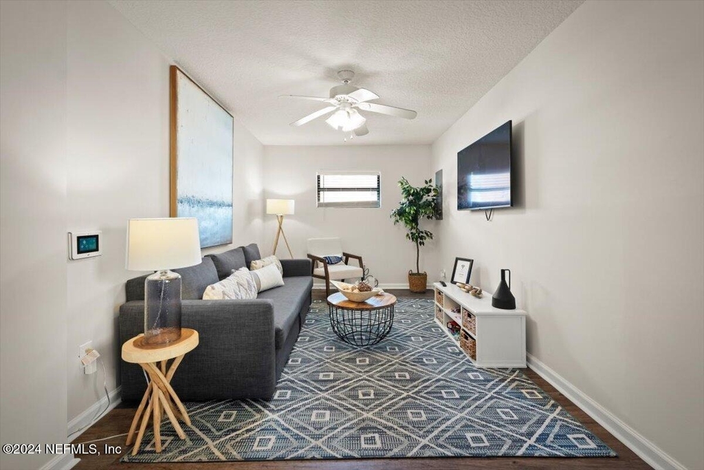 1205 2nd Street S - Photo 3