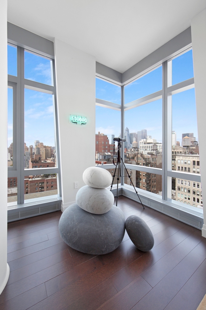 35 West 15th Street - Photo 2