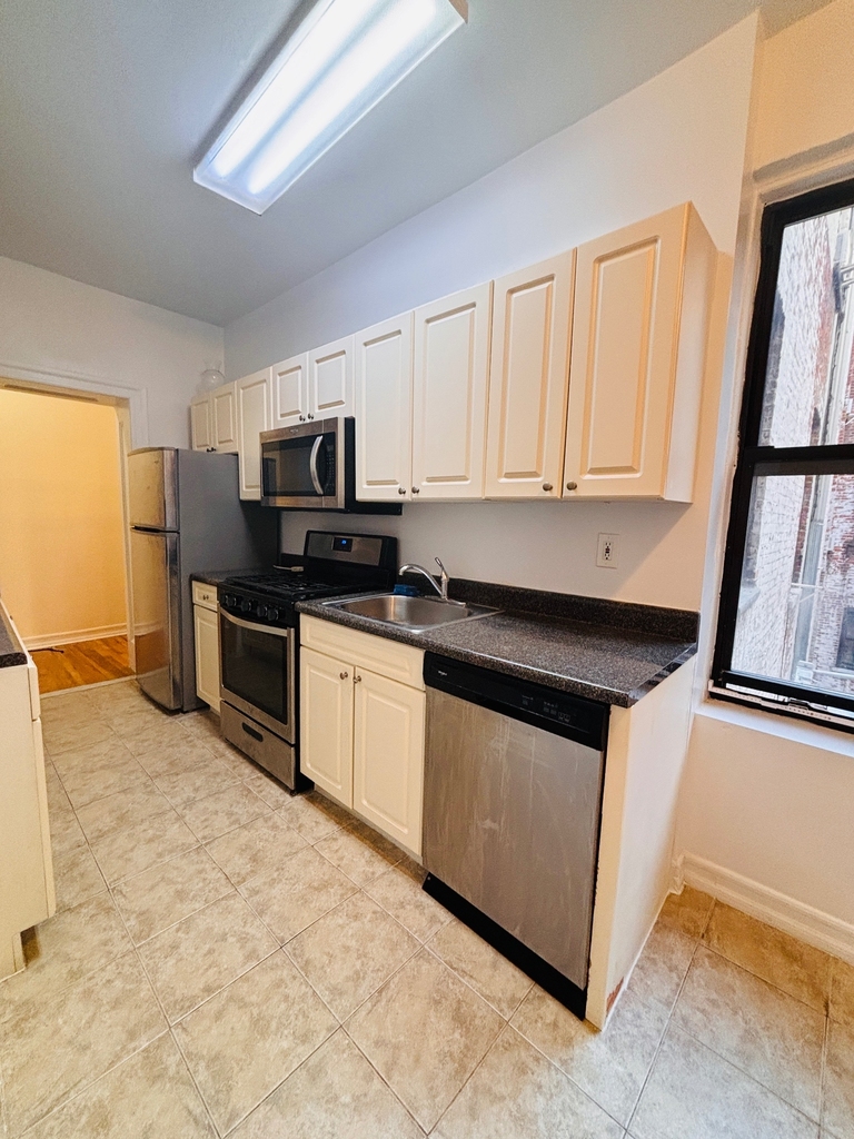 427 Ft Washington Avenue - Photo 9