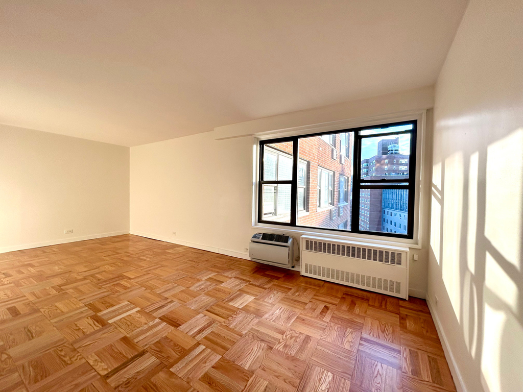 13th & 4th Ave - Photo 1
