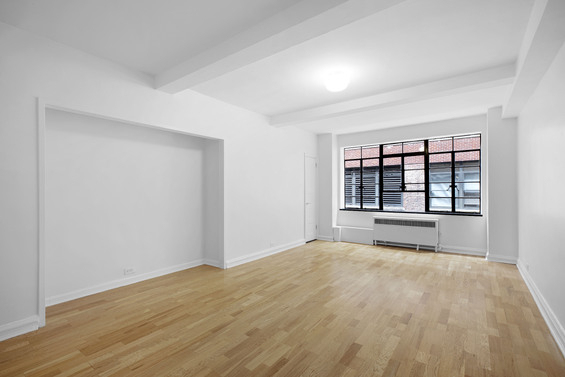LOW FEE Second Avenue Studio - Photo 0