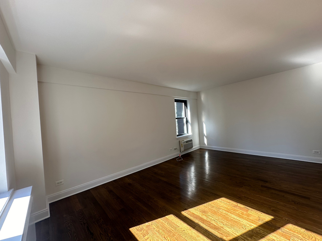 157 East 57th Street - Photo 19