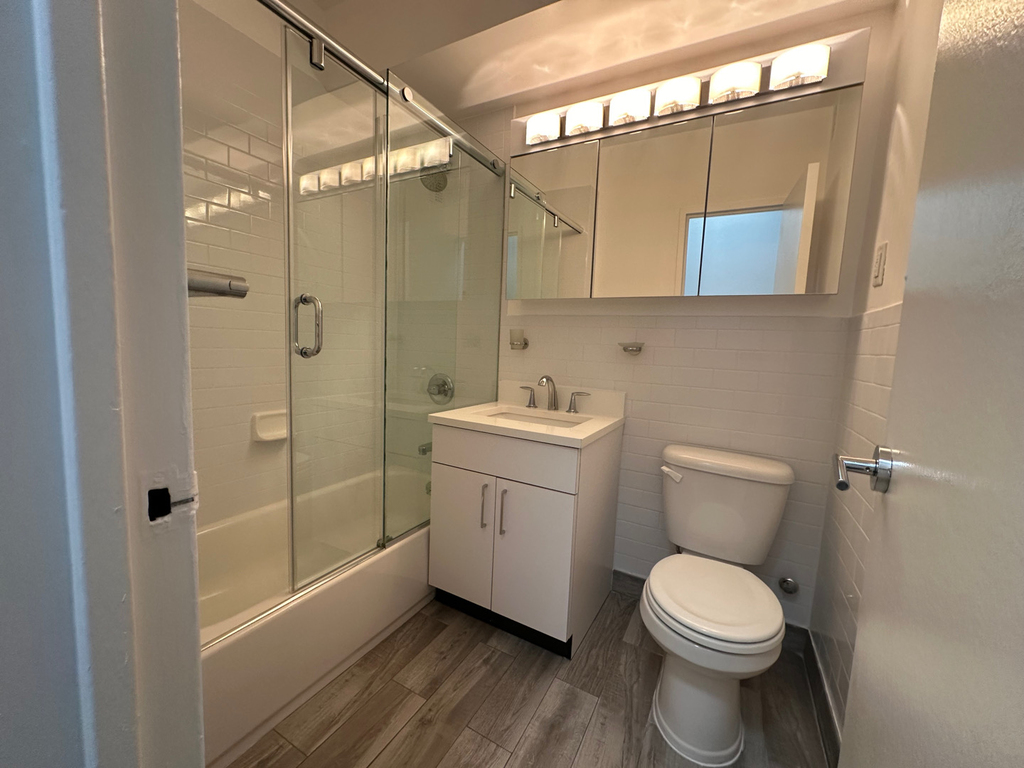157 East 57th Street - Photo 11