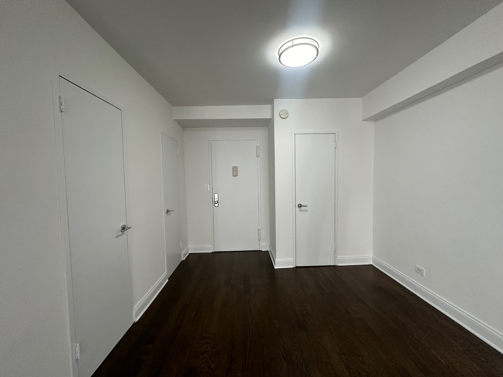 157 East 57th Street - Photo 3