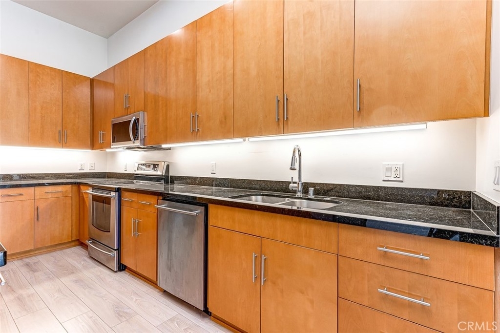 3223 W 6th Street - Photo 5