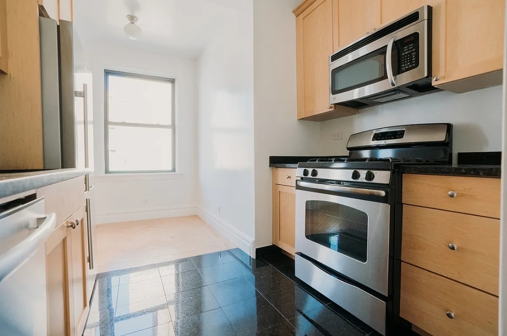 East 68th Street - Photo 5
