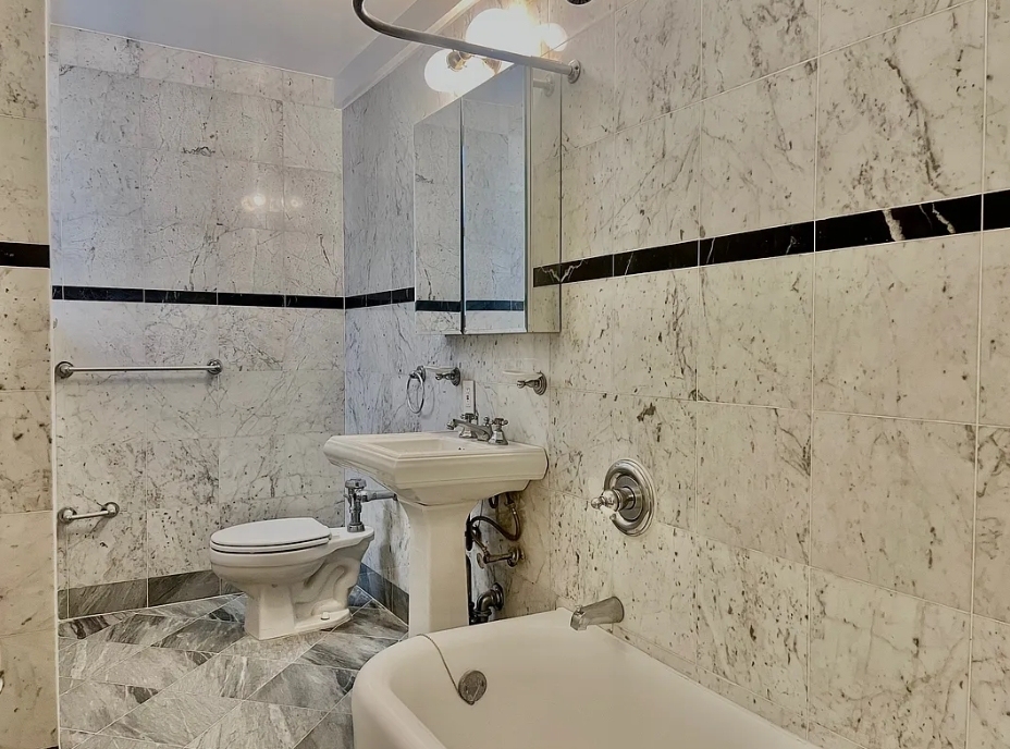 East 68th Street - Photo 12