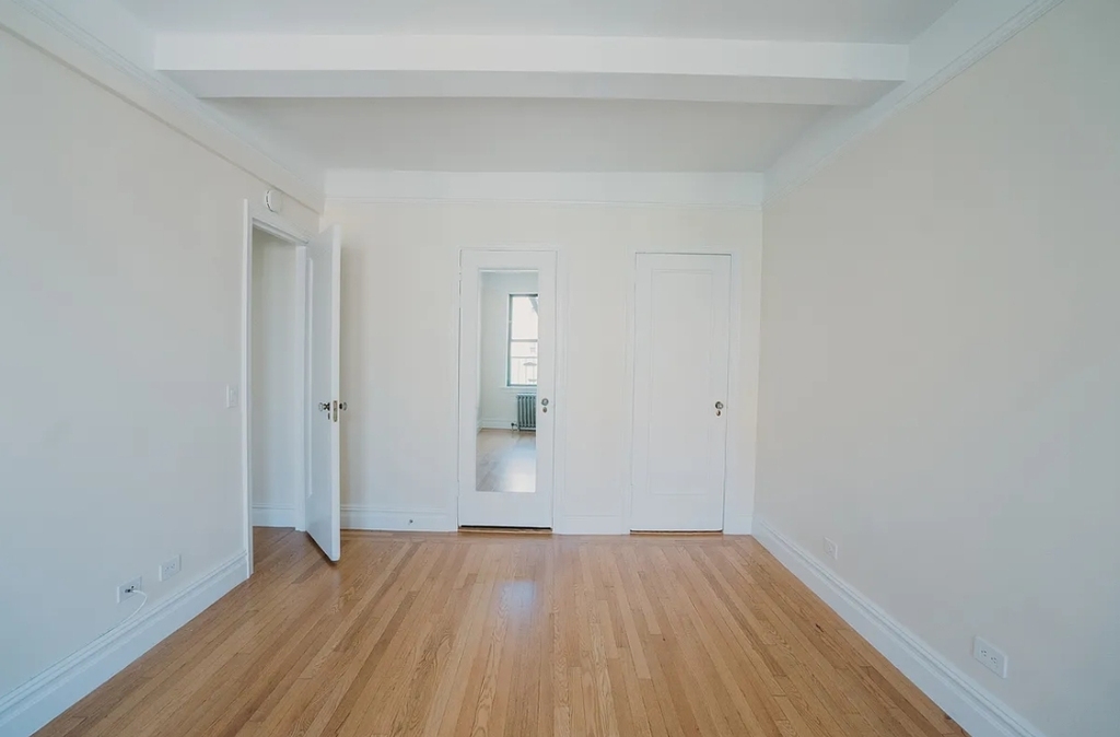East 68th Street - Photo 3