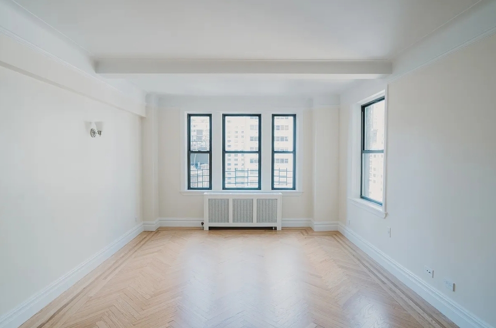 East 68th Street - Photo 2