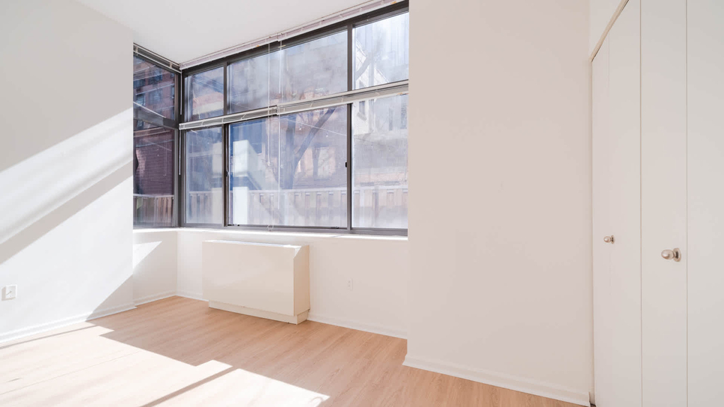 505 W. 54th St. - Photo 17