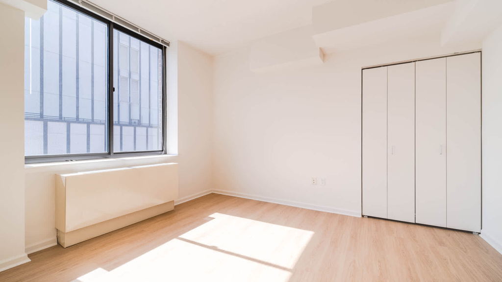 505 W. 54th St. - Photo 15