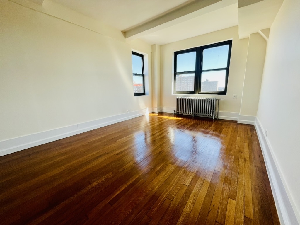 850 Amsterdam Avenue - Photo 2