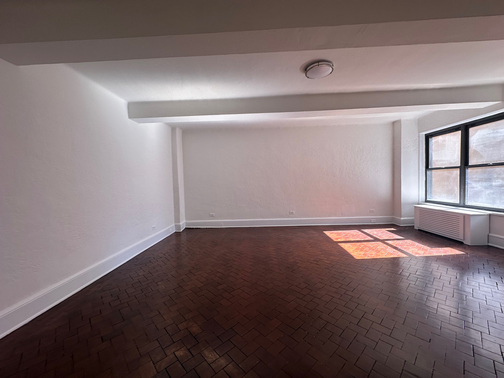 160 West 73rd Street - Photo 2