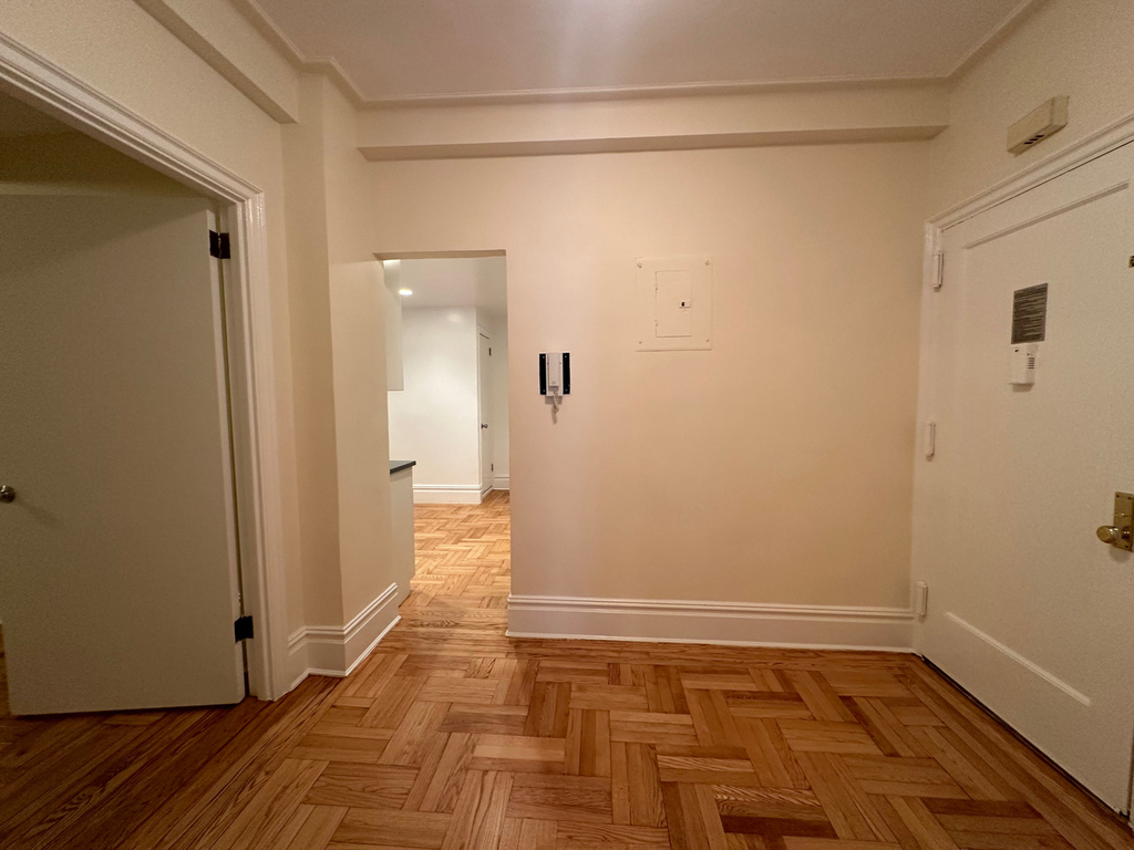 147 West 79th Street - Photo 4
