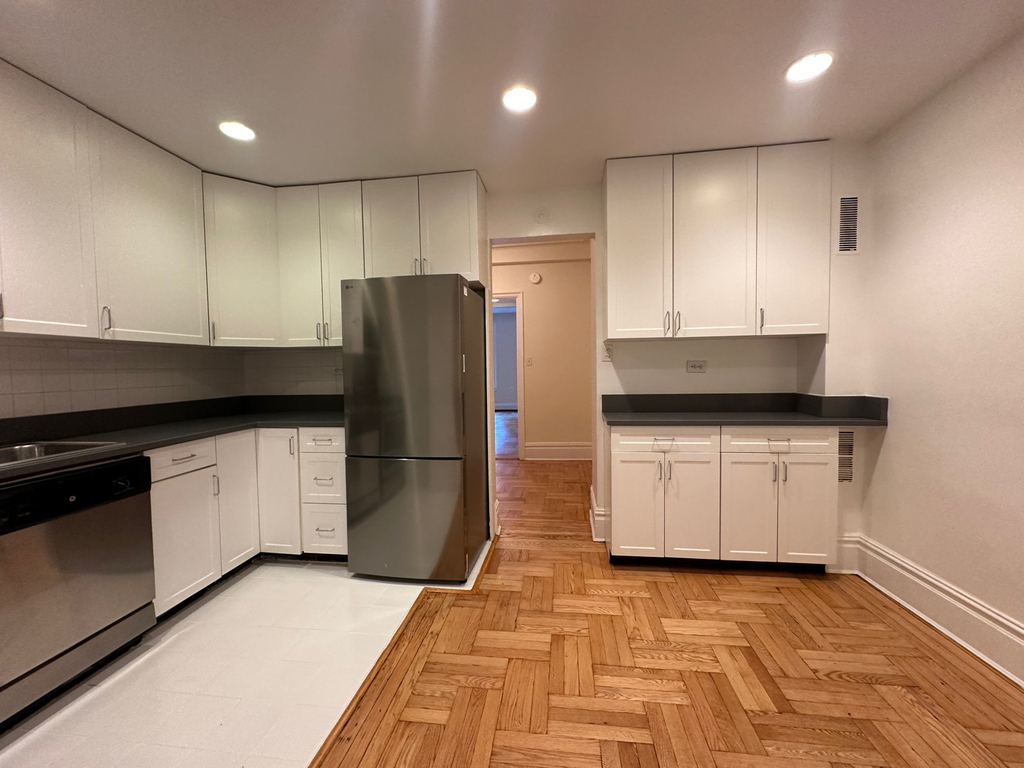 147 West 79th Street - Photo 14