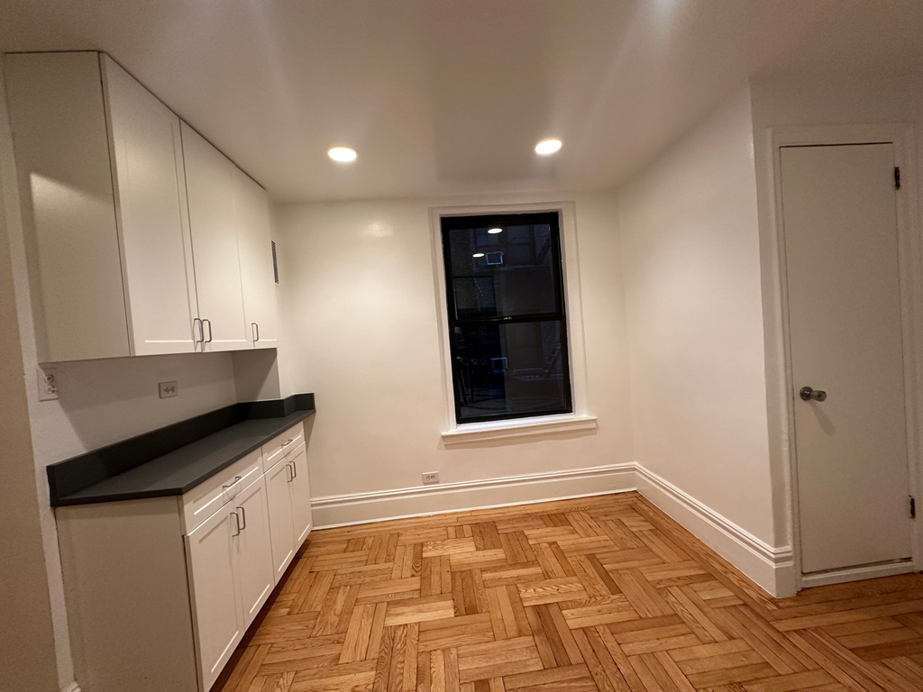 147 West 79th Street - Photo 13