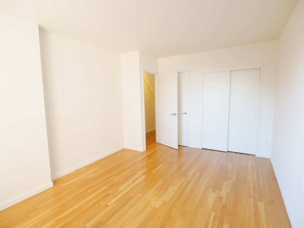 77 5th Avenue - Photo 5