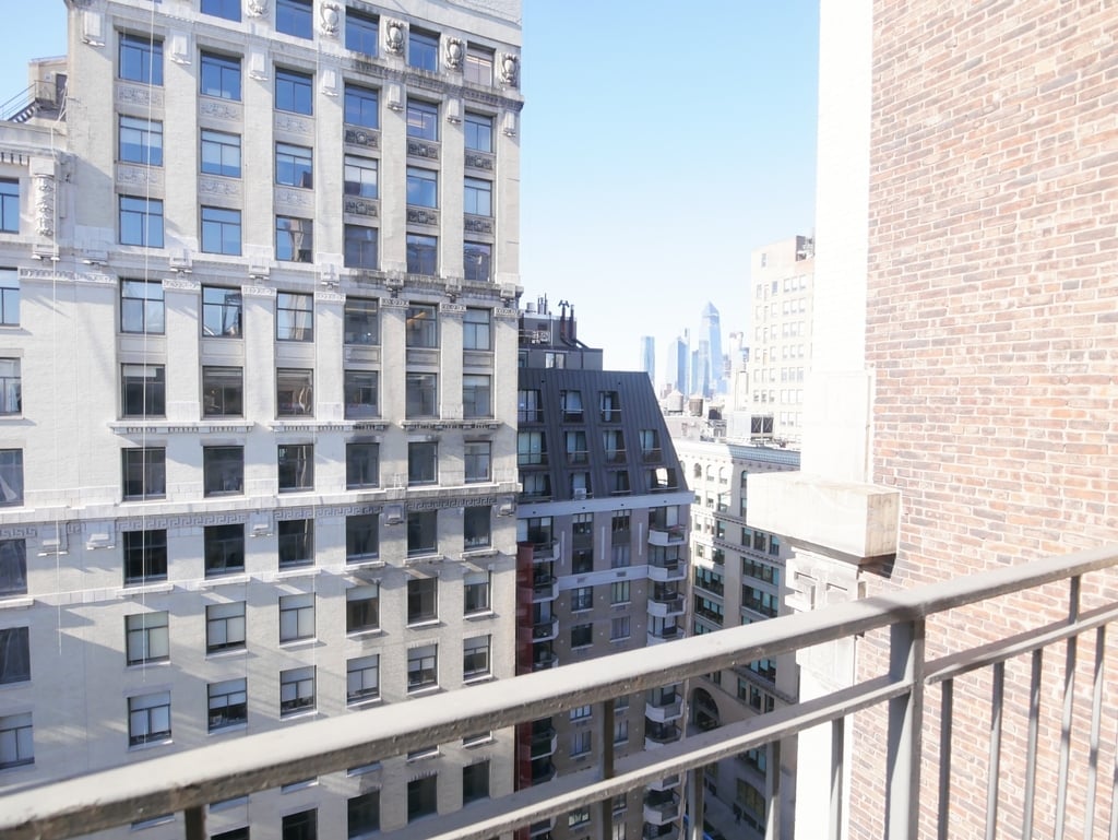 77 5th Avenue - Photo 8