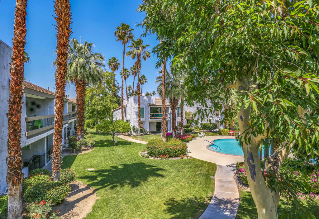 5225 E Waverly Drive - Photo 1