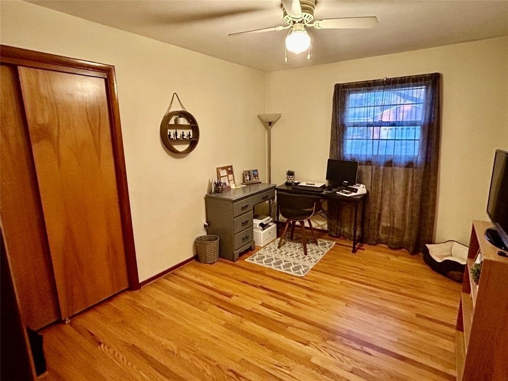 208 Airborne Avenue - Photo 11