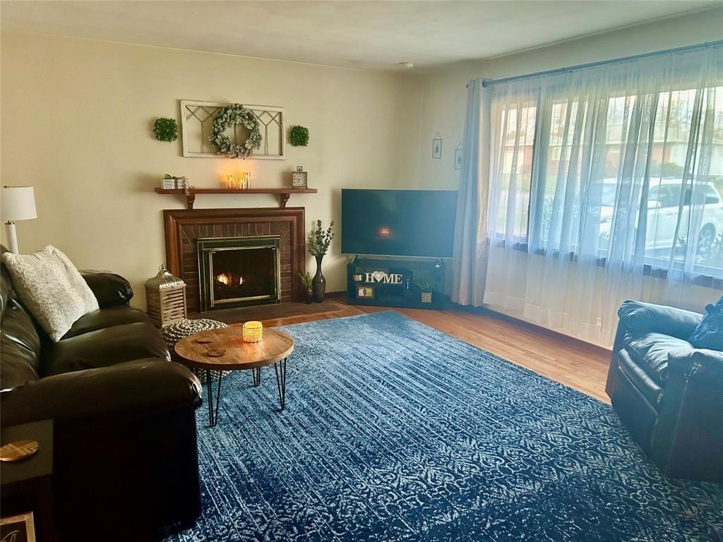 208 Airborne Avenue - Photo 3