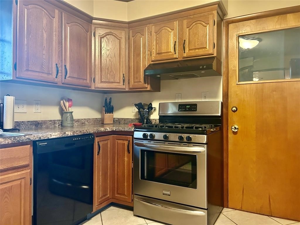 208 Airborne Avenue - Photo 7