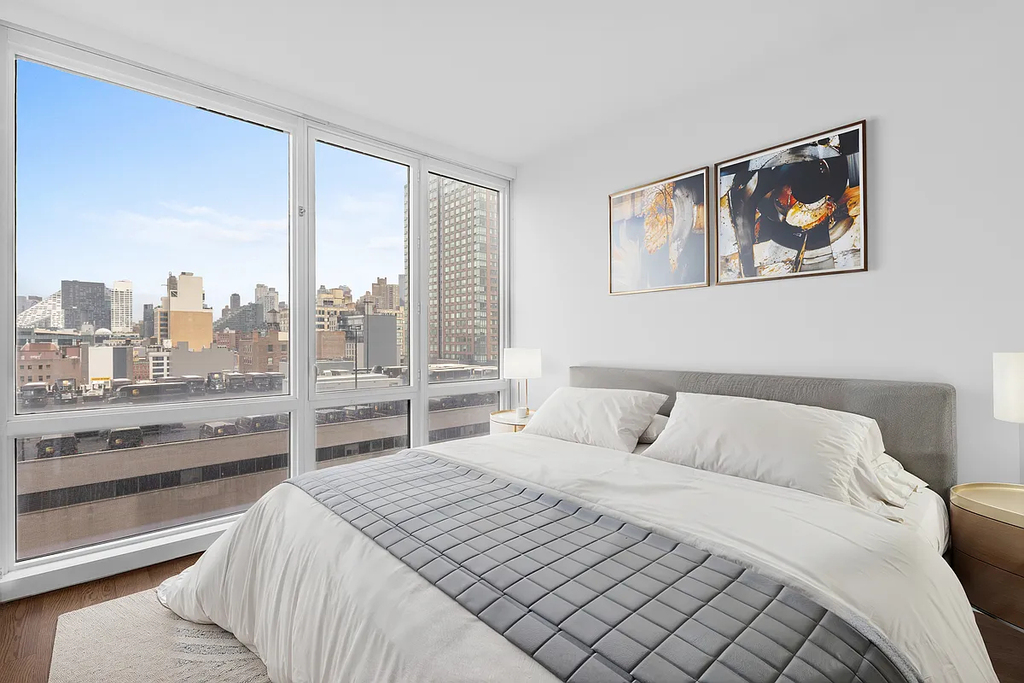 605 West 42nd Street - Photo 4
