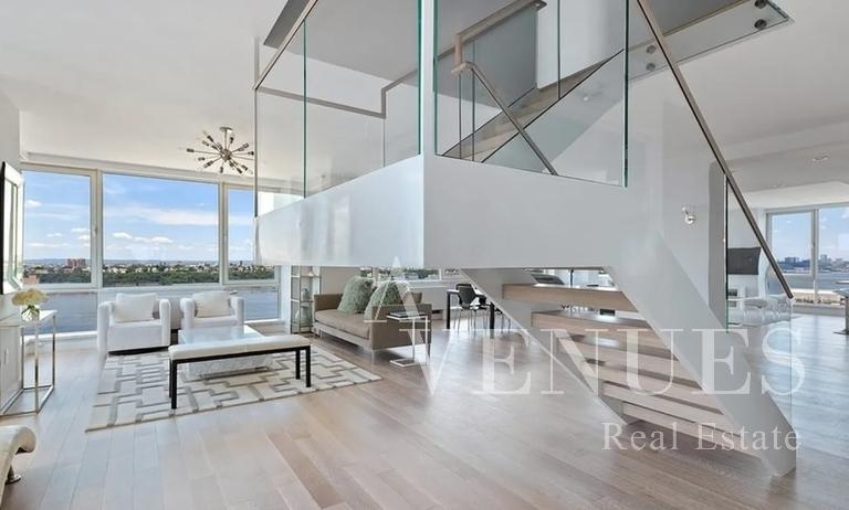 W 42nd St #7f - Photo 8