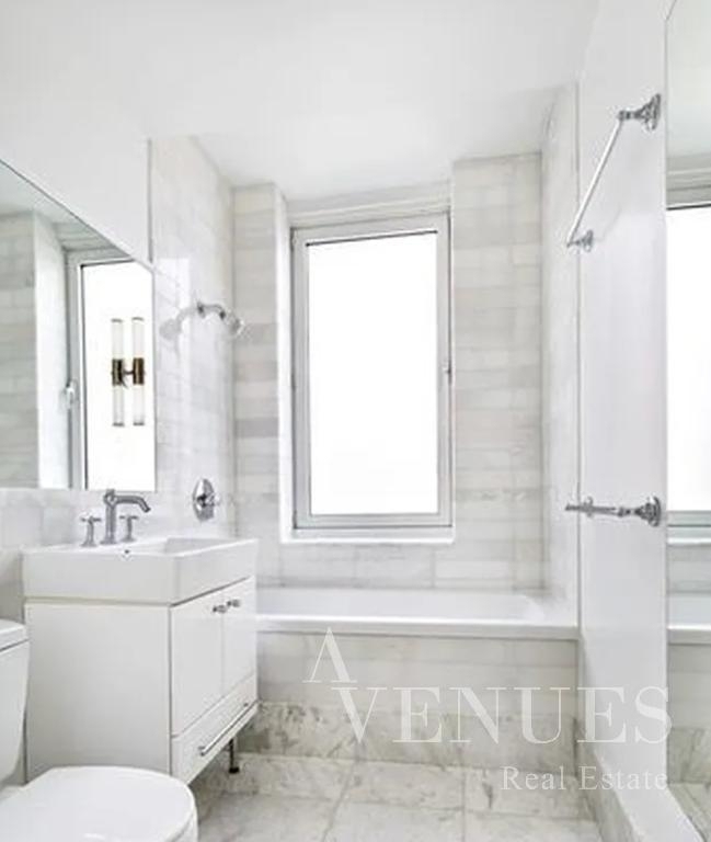 W 42nd St #7f - Photo 3