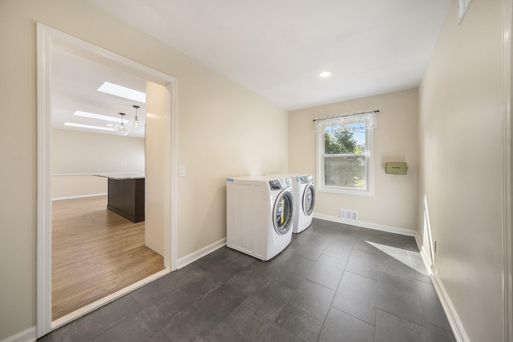 3465 Charing Cross Road - Photo 13