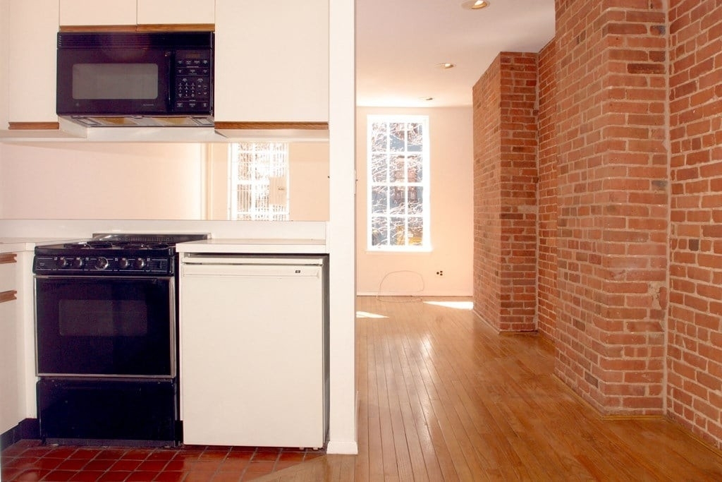 East 81st Street - Photo 2