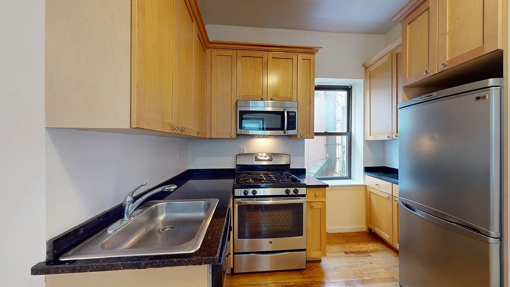 Grand Street and Mott Street - Photo 3