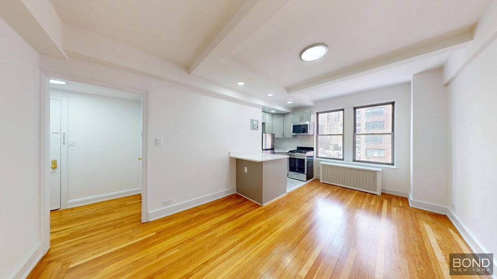East 38th Street - Photo 0