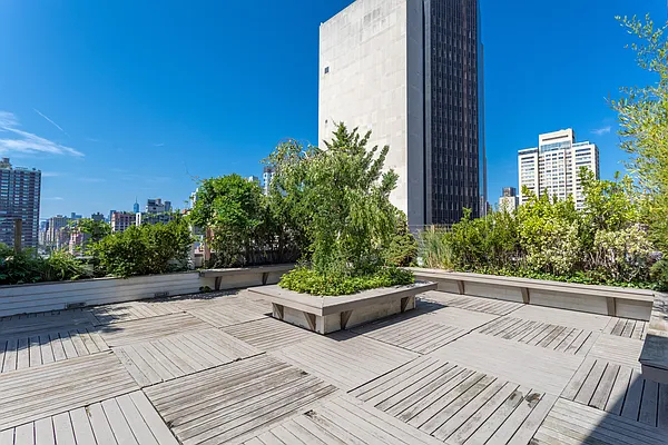 East 38th Street - Photo 3