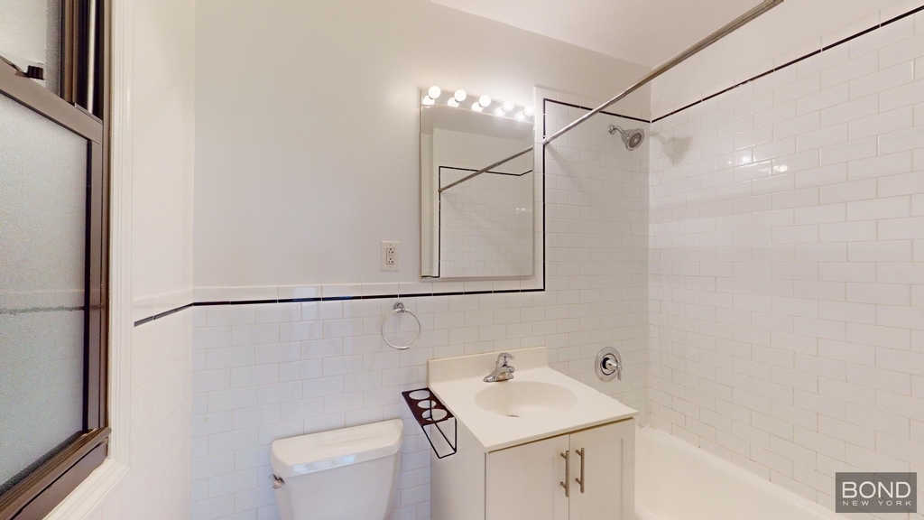 East 89th Street - Photo 4